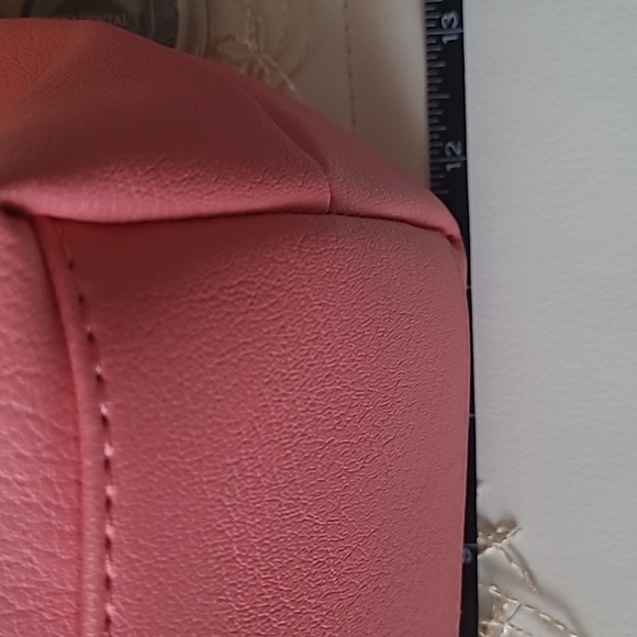 LIZ CLAIBORNE NWOT JESS CARNATION HANDBAG - Picture 4 of 10